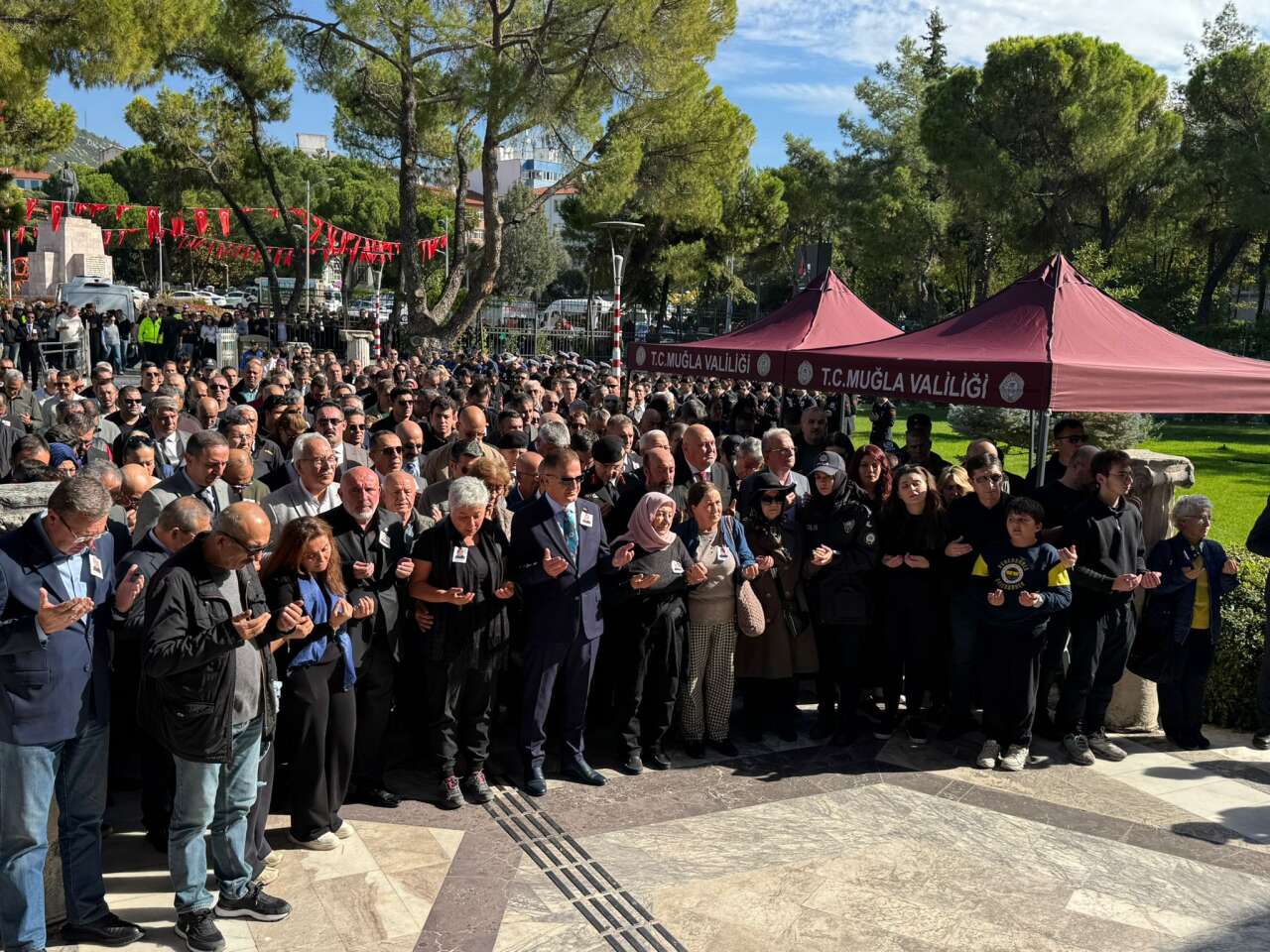 Muğla Emniyetinde Hüzün: Trafik Polisi Deniz Çakıcı Son Yolculuğuna Uğurlandı 6